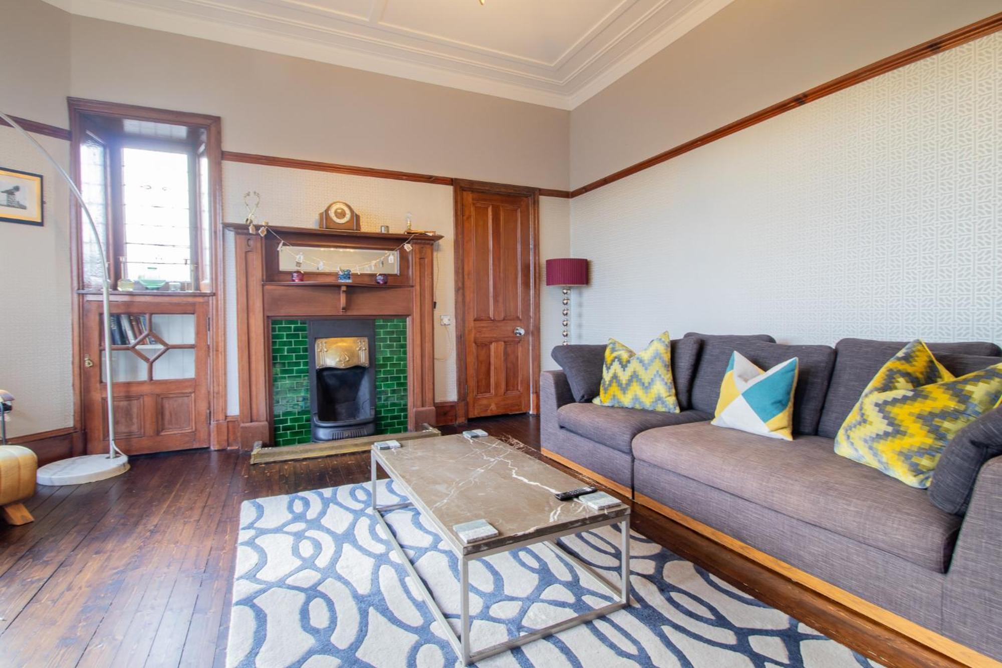 Pass The Keys Beautiful, Traditional 2 Bed Flat W Free Parking Glasgow Eksteriør billede
