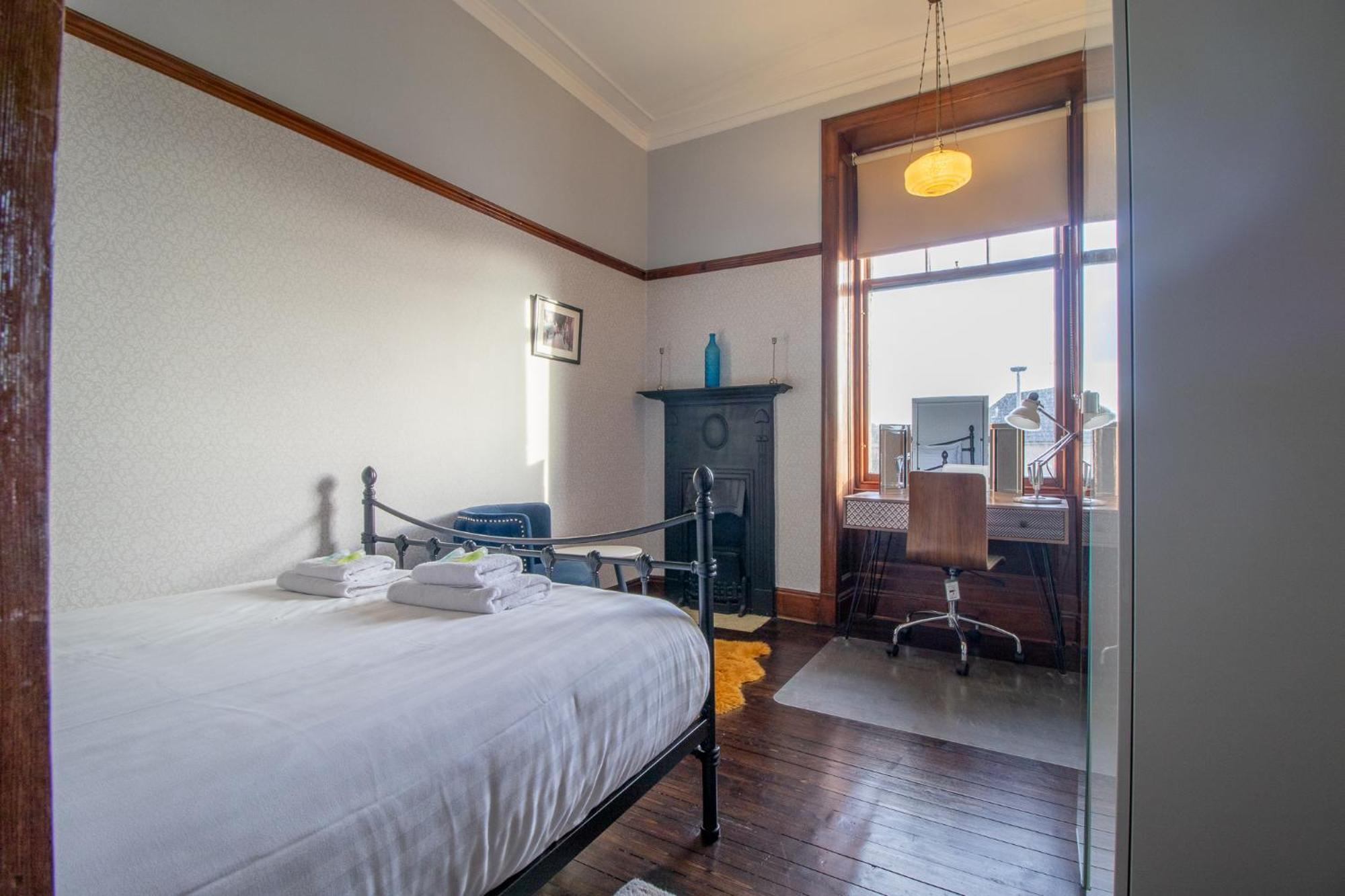 Pass The Keys Beautiful, Traditional 2 Bed Flat W Free Parking Glasgow Eksteriør billede