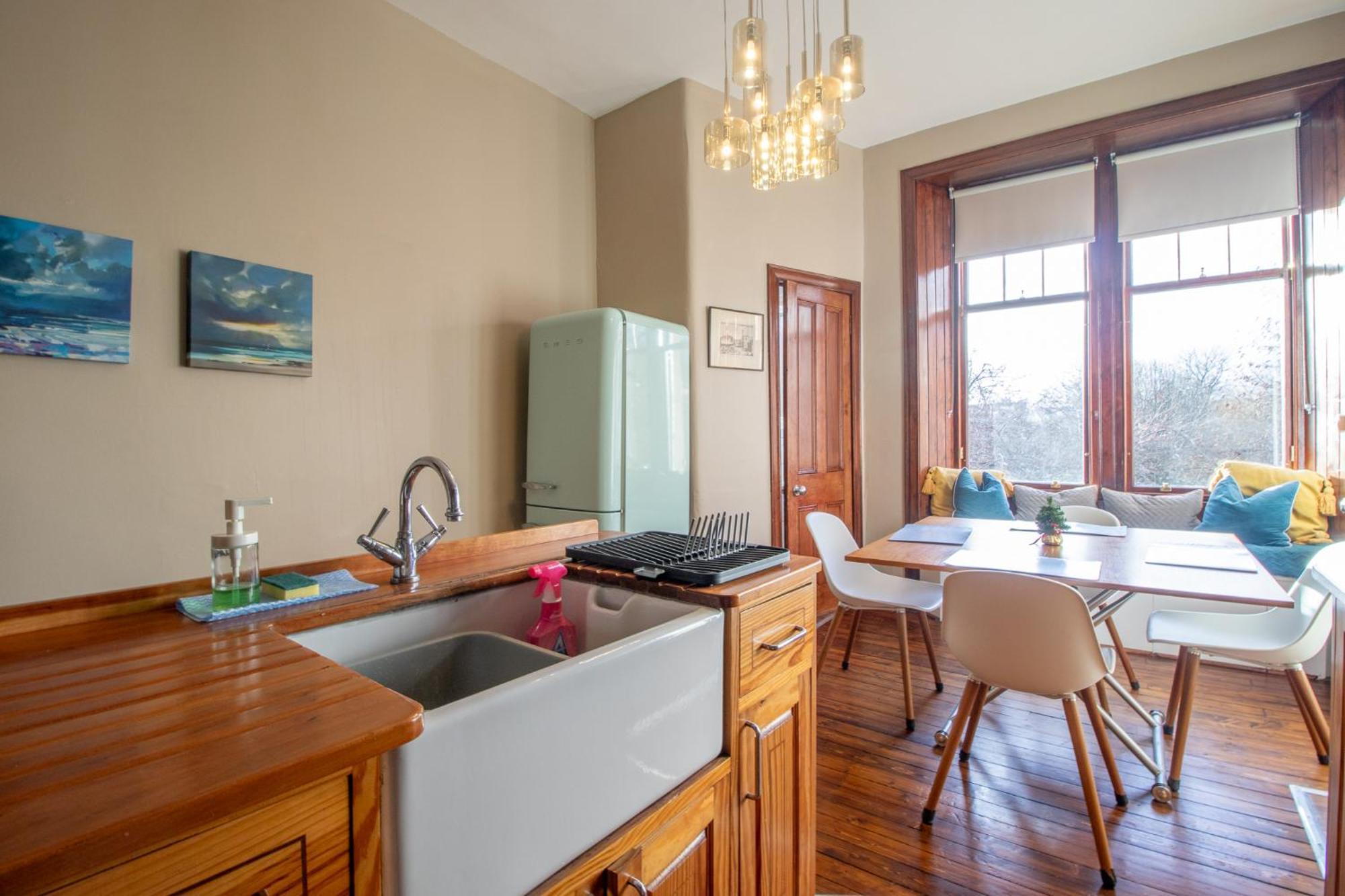 Pass The Keys Beautiful, Traditional 2 Bed Flat W Free Parking Glasgow Eksteriør billede